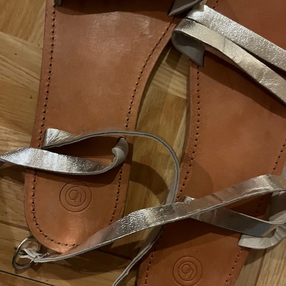 Urban Outfitters Cleo Silver Metallic Sandals - Picture 3 of 3